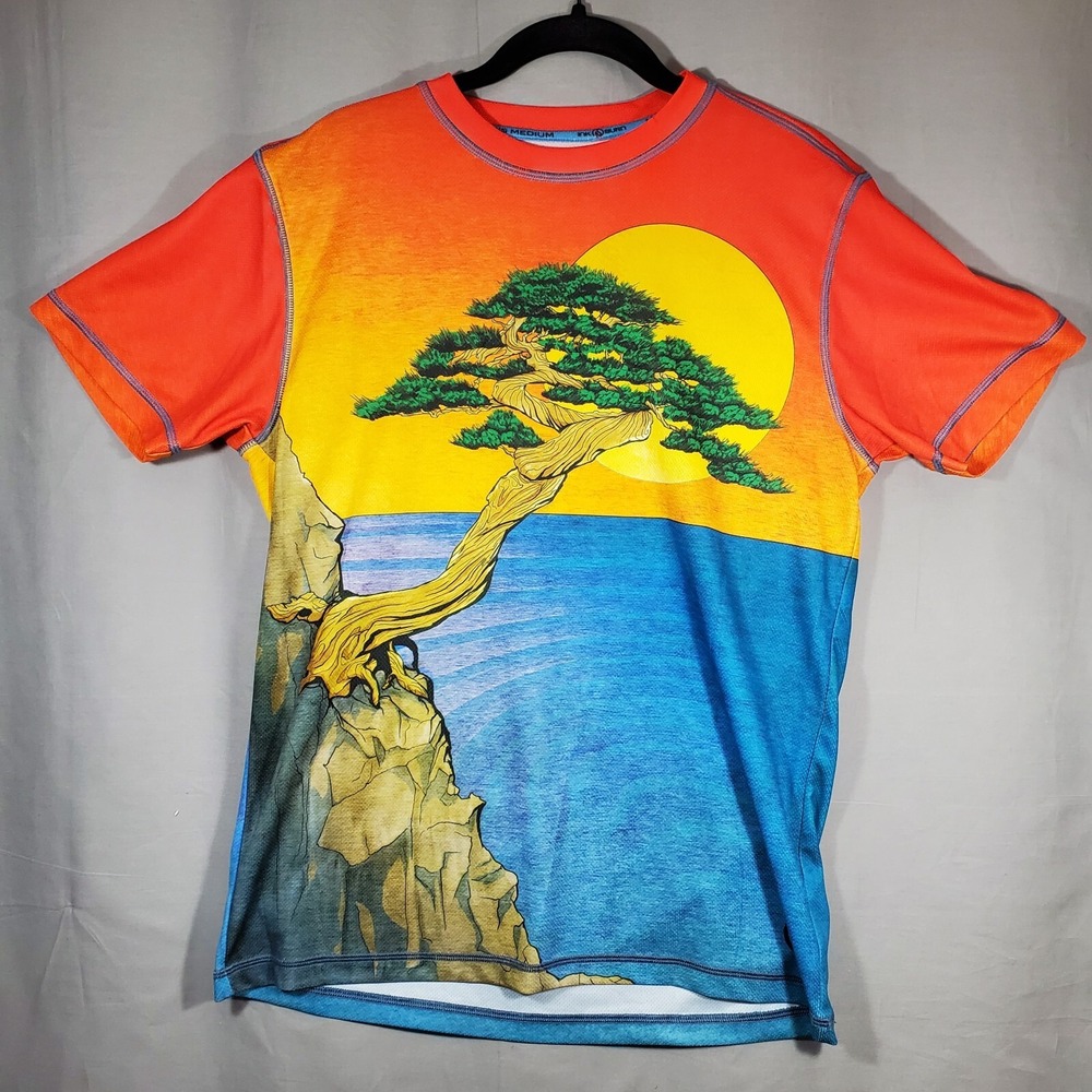 InkNBurn Tech Shirt Mens Medium M Bonsai Ocean Sunset Cycling Running Active